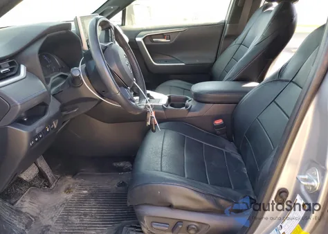 2019 Toyota Rav4 Xse from USA, damaged, VIN JTMEWRFVXKD516342